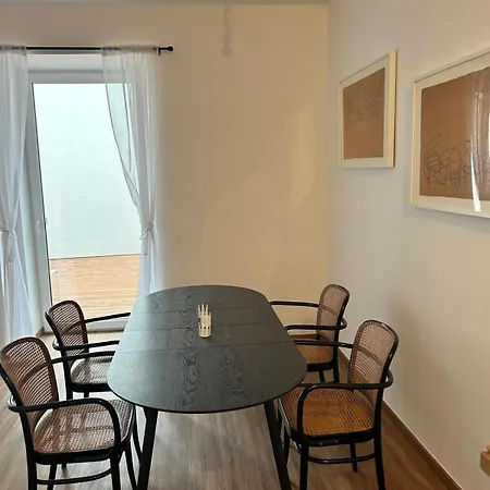 Im Zentrum Mit Terrasse Apartamento Sankt Poelten