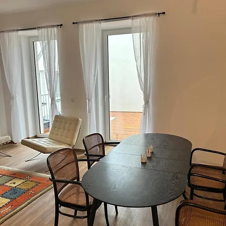 Im Zentrum Mit Terrasse